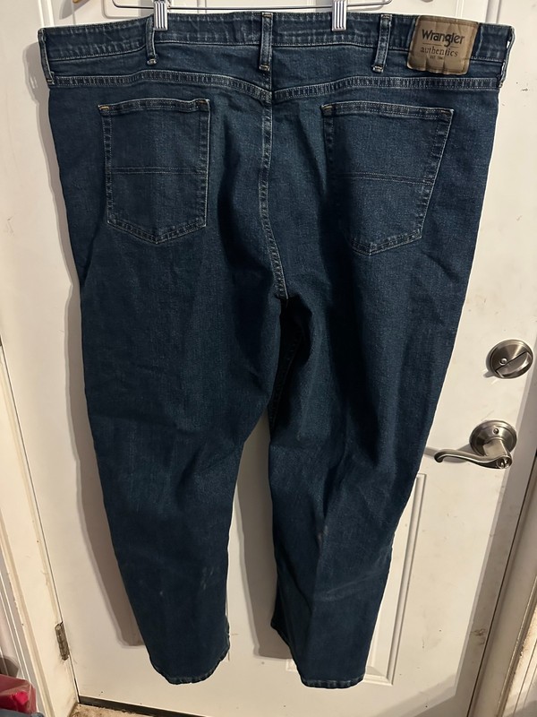 Wrangler Authentics Men's Comfort Flex Waist Relaxed Fit Jean 48 x 30 - 1 gallery