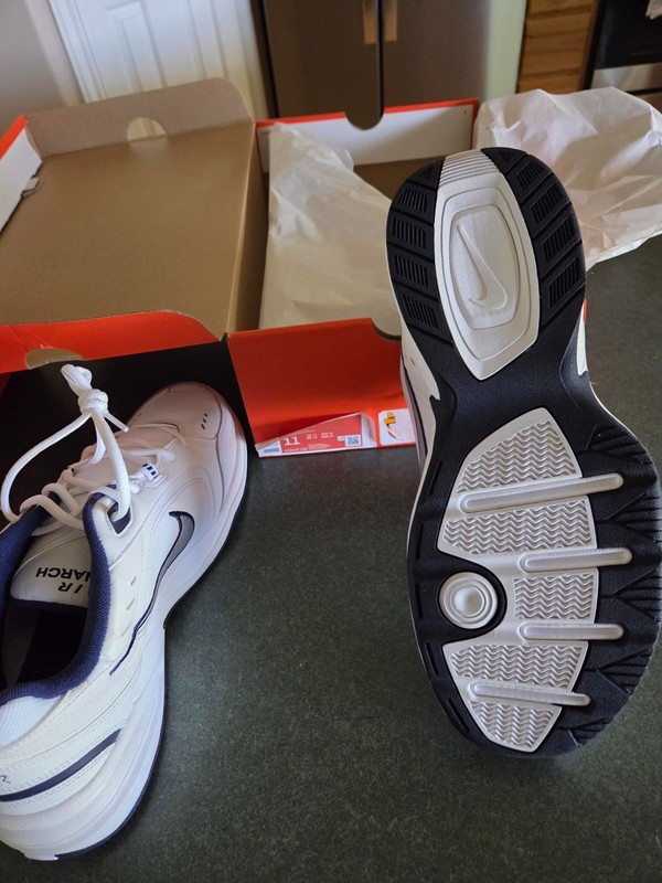 Size 11 – Nike Air Monarch IV White Navy BRAND NEW IN BOX