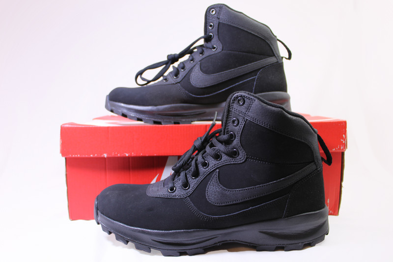 Size 10 – Nike Manoadome Triple Black