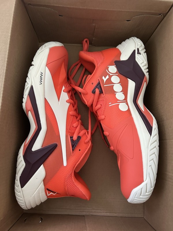 Diadora Men’s B.Icon 3 All Ground Tennis Shoe Size 7.5