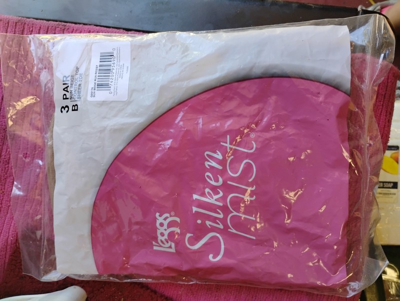 Leggs Silken Mist Pantyhose Sun Beige Sheer Control Top Sheer Toe Size B 3 Pair gallery