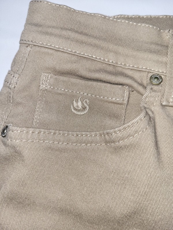 Gloria Vanderbilt Amanda Capri Women Size 4P Khaki Beige Cuffed Stretch Pants gallery