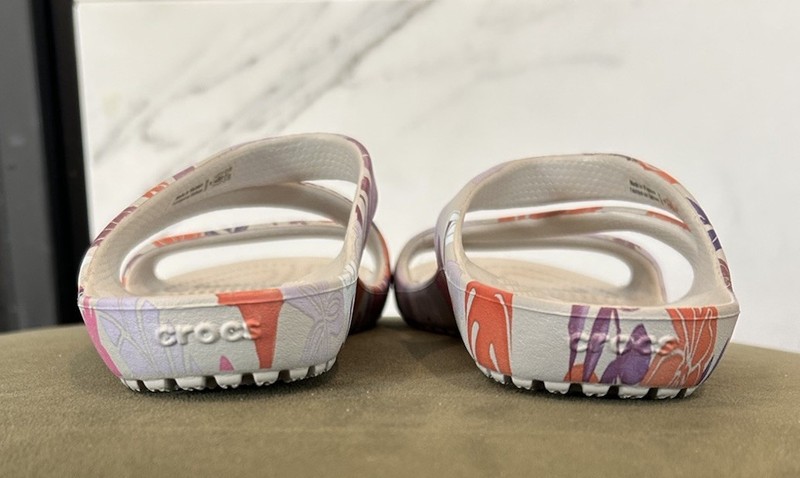 New! Crocs Kadee II Tropical Sandal Women’s Size 4 Strappy gallery