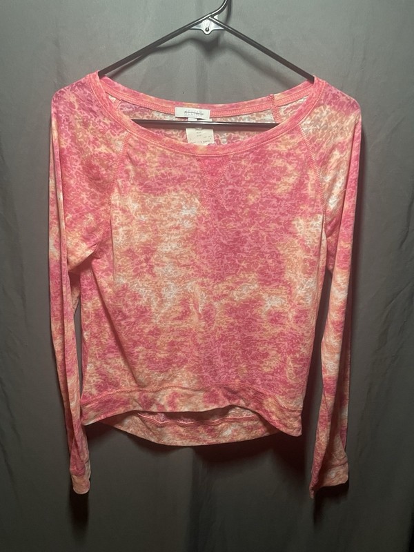 dELiA*s Juniors Pink Abstract Round Neck Long Sleeve Knit Pullover Top Size M