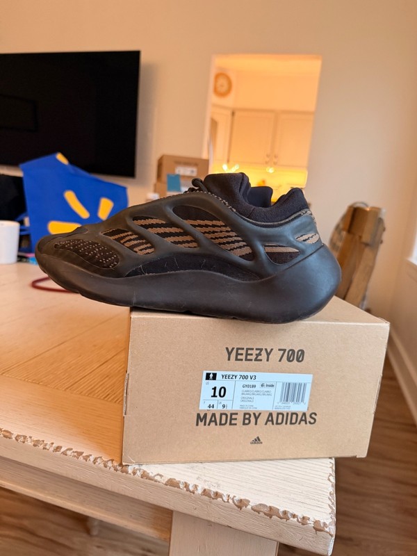 Yeezy Collection Bundle Size 10 | 350 V2 + 380 Mist + 700 V3 Clay Brown | Authen gallery