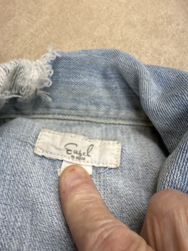 Easel Women’s Juniors M Blue Distressed Button Front Jacket w/ Pockets