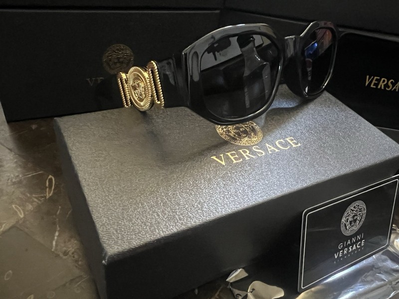 VERSACE MOD 4361 GB1/87 Women’s Rectangle Sunglasses Black/Gray Tinted 140 gallery