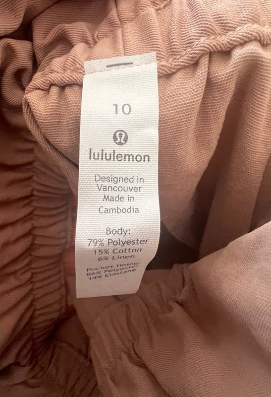 lululemon Beige High Rise Paperbag Elastic Waist Skirt w Pockets Size 10 gallery