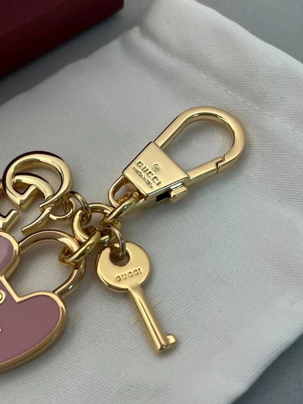 GUCCI Novelty Charm Heart Lock & Key Design Keychain Gift Key Chain with New Box gallery