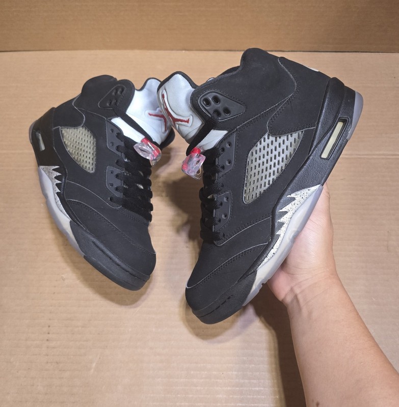 Size 8.5 - Jordan 5 OG Mid Metallic Silver 2016 gallery