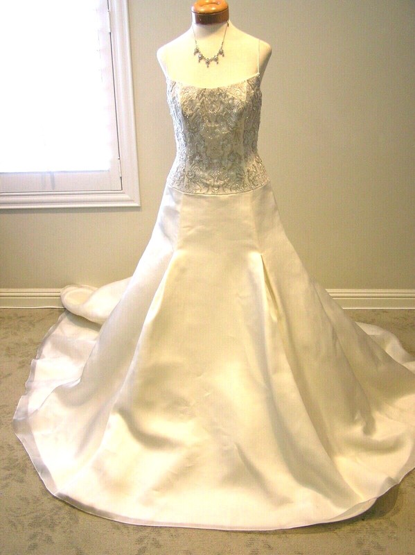 Anne Barge $ 5050 Pearl Silk Organza Wedding Dress size 12 Sample dress