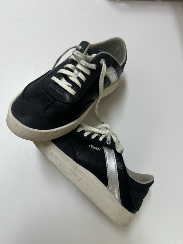 Olukai Haupu Women’s Black Leather Sneakers / Tennis Shoes Size 7 Lace Up EUC