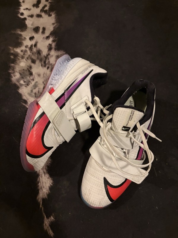 Nike Men’s Low Top Athletic Sneakers Colorblock Strap Lace-Up Rubber Pre-Owned gallery