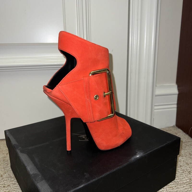 Giuseppe Zanotti Alien Shoes Ankle Boots Sandals Pumps Suede Buckle Red Gold gallery