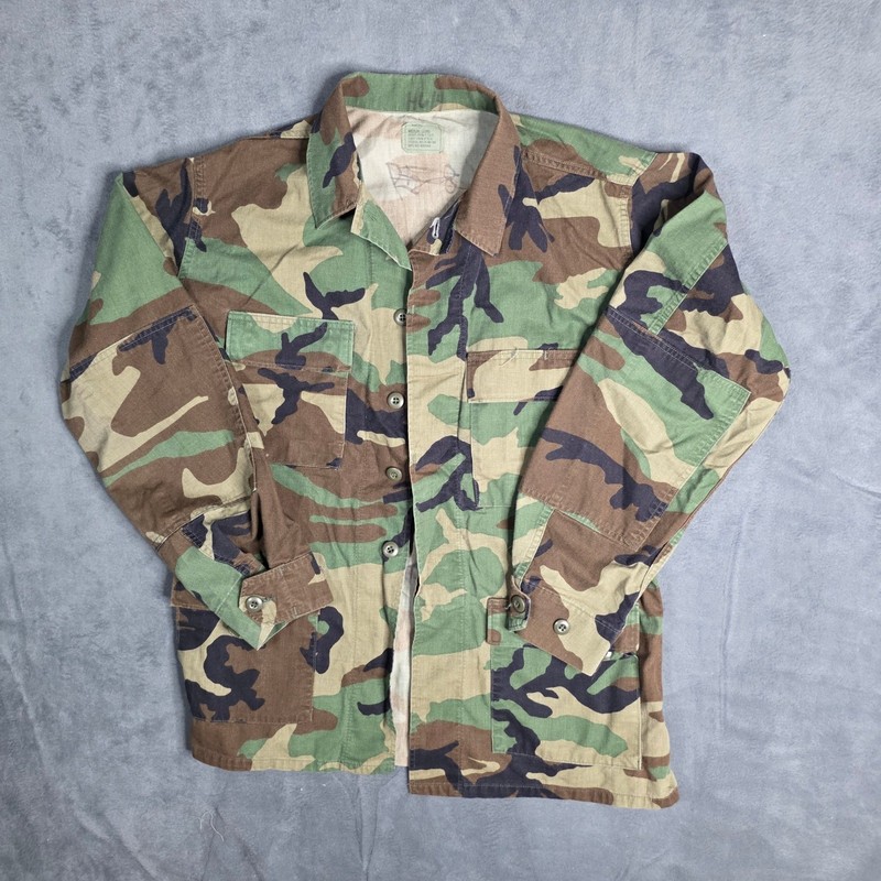 Vintage US Military Woodland Camo BDU Field Jacket Medium Long 8415-01-084-1648