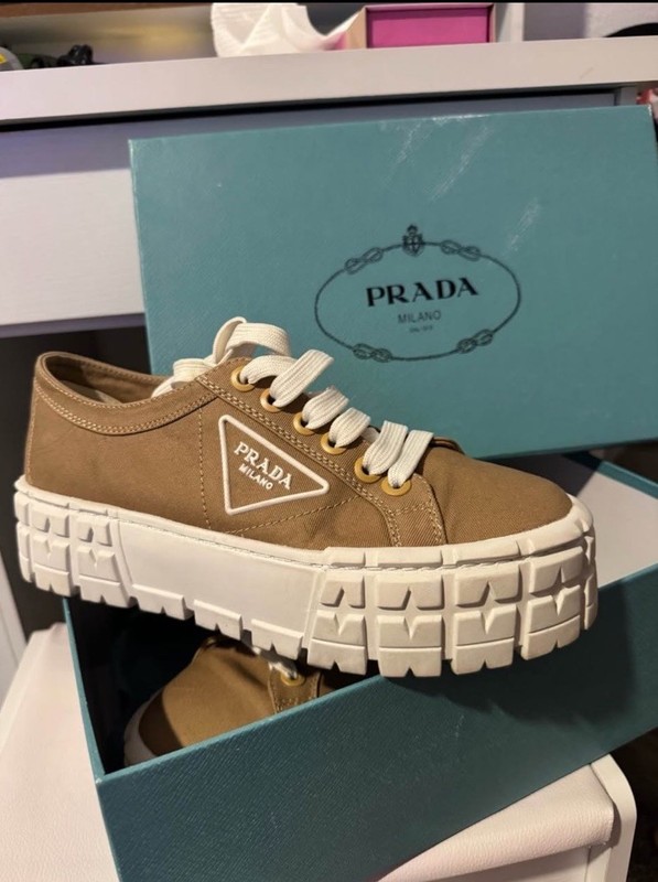 Prada Milano Teens Low Top Beige/White Lace-Up Sneakers Chunky Lug Sole