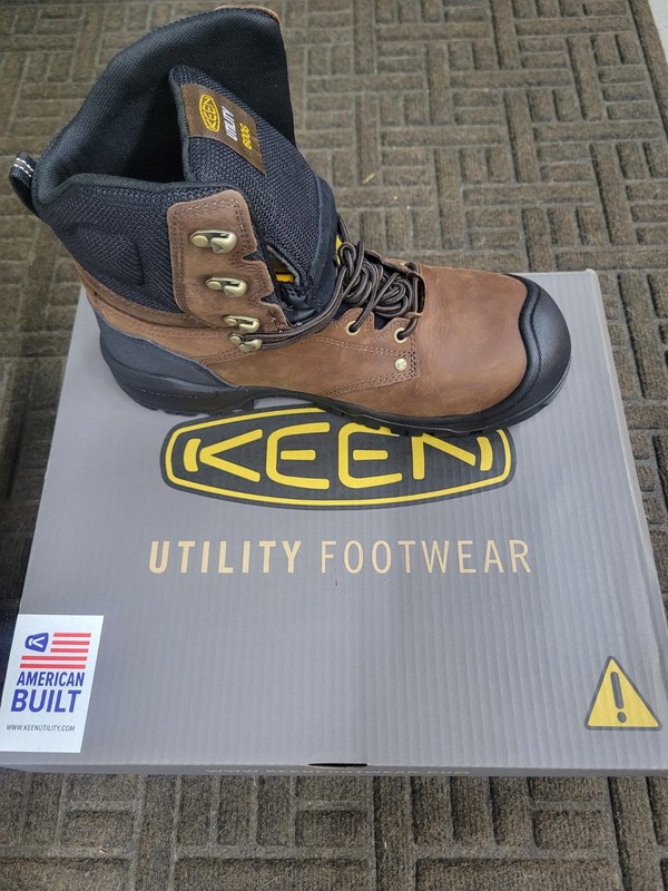 Keen 8″ Safety Toe Insulated Work Boot Size 11.5EE