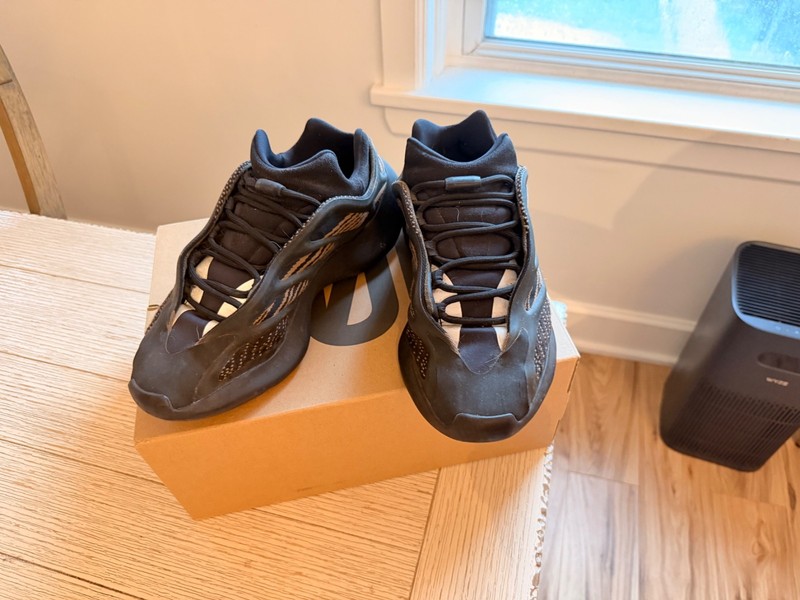 Yeezy Collection Bundle Size 10 | 350 V2 + 380 Mist + 700 V3 Clay Brown | Authen gallery