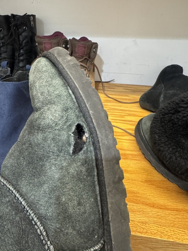 UGG Australia Bailey Crystal Button Bling Black Boots 3349 Size 9 40 gallery