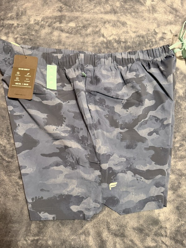 Fabletics The One Short Men’s Size 2XL Classic Blue Camo 5” Inseam