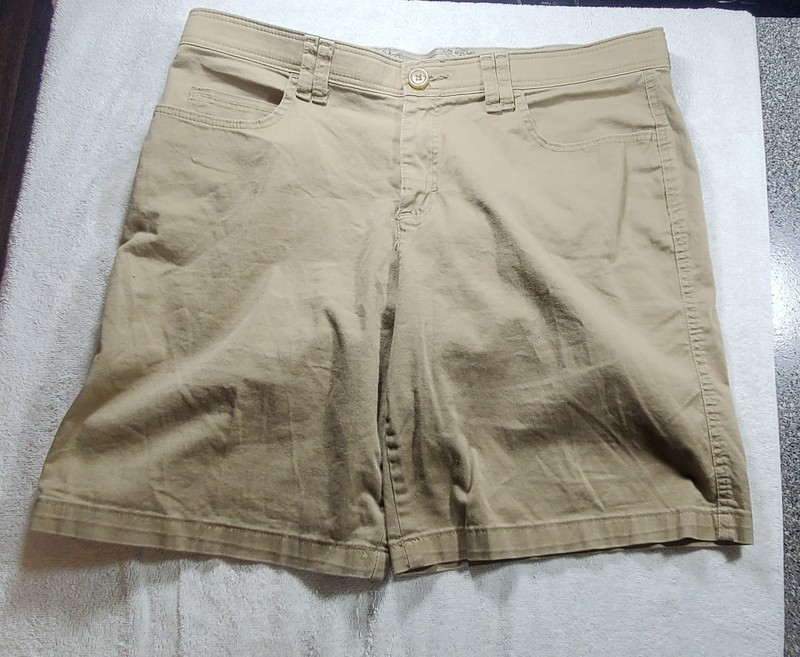 Women’s Riders By Lee Size 12M Mid Rise 10″ Shorts Brown . 34×8