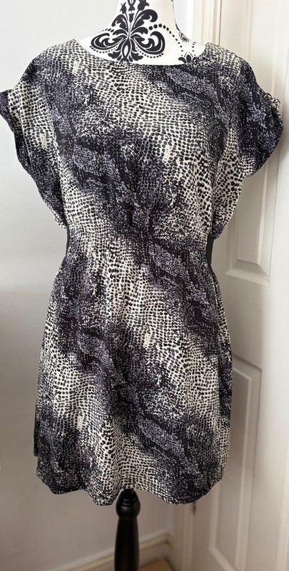 Vero Moda Beatrice Cap Sleeve Dress Size XS Great Condition