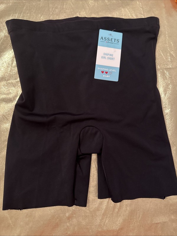 NWT Assets by Spanx Lightweight Breathable Shaping Girl Short Very Black Size S