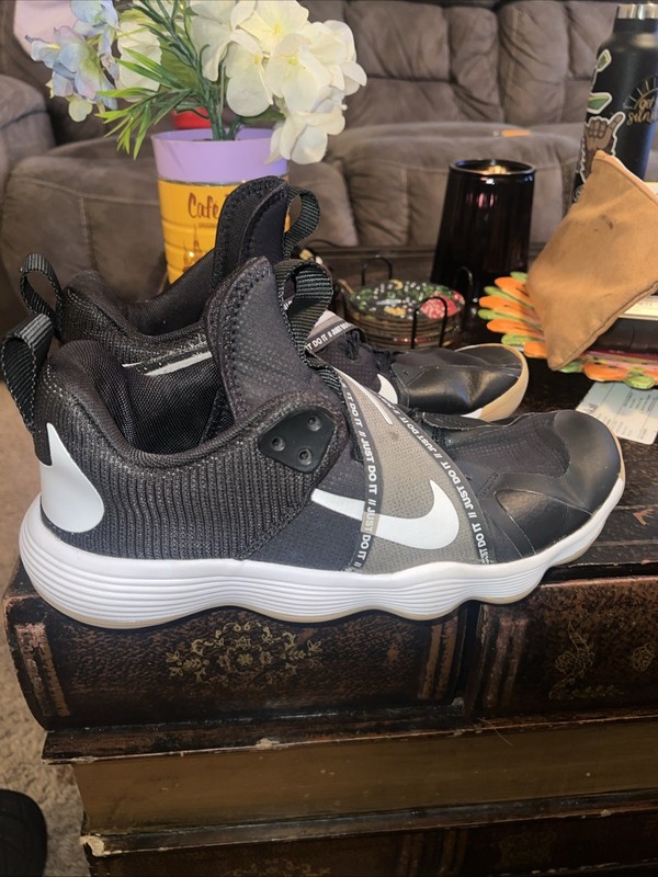 Nike React Hyperset Black Gum Volleyball Shoes CI2955-010 Mens 9 Women’s 10 5..
