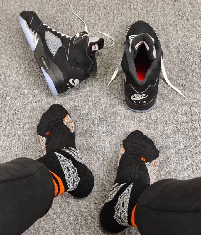 Jordan Air Jordan 5 "BLACK METALLIC REIMAGINED" Retro Basketball Shoes gallery