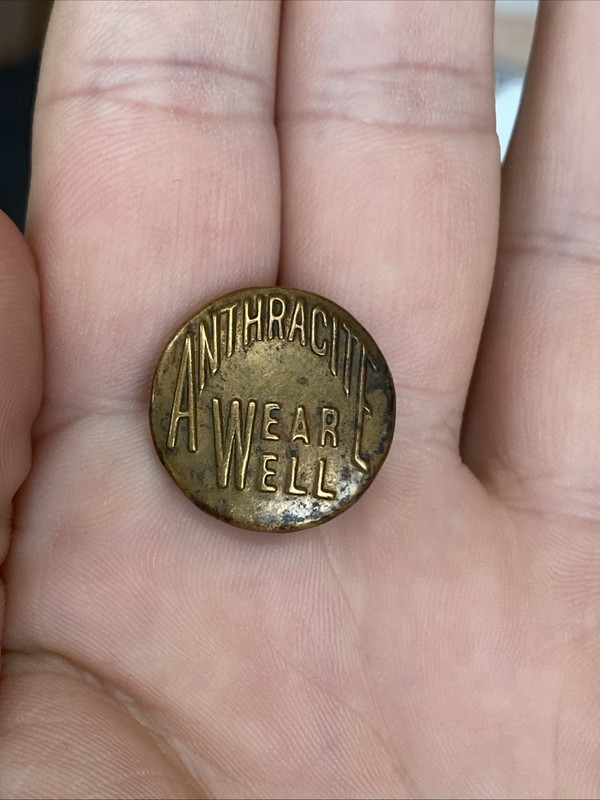 Antique 1918 Patent Anthracite Wear Well Overalls Button Brass Wobble Shank 20mm gallery