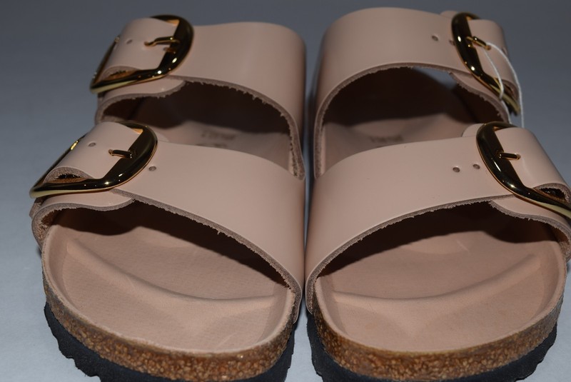 NIB Womens Birkenstock Arizona Big Buckle High Shine Leather Sandals sz 39 Beige gallery