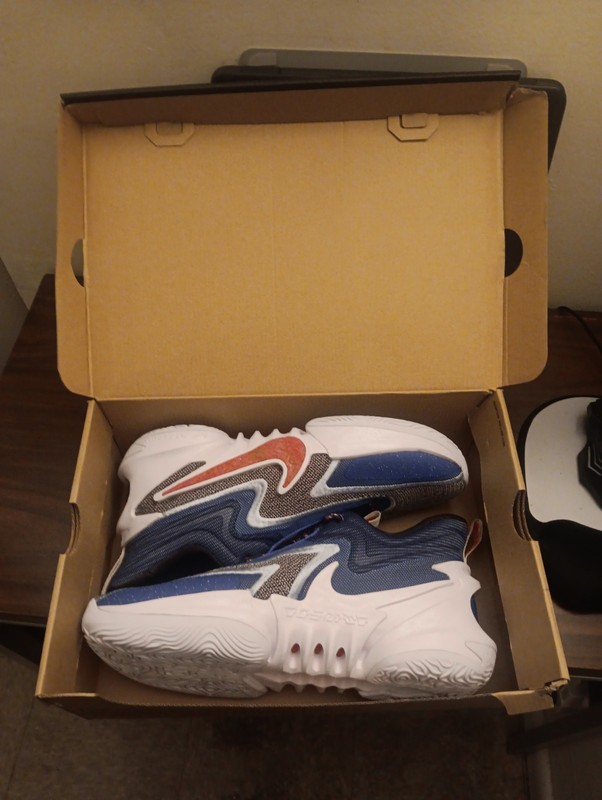 Authentic Nike Cosmic Unity 2 Basketball Shoes US Size 11.5