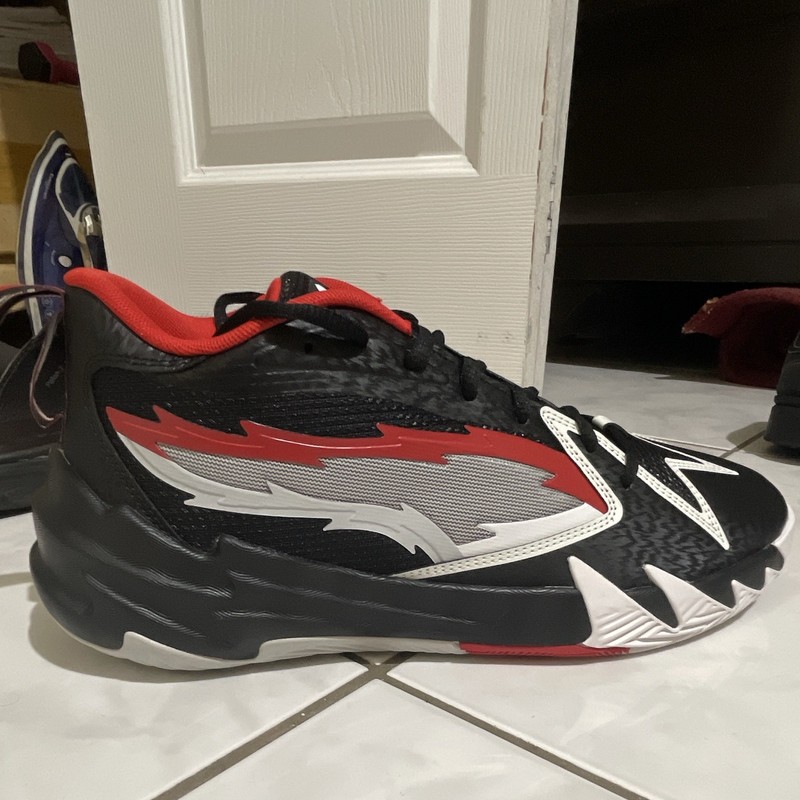 PUMA Scoot Zeros Men’s Low Top Lace-Up Basketball Sneakers Black Red White