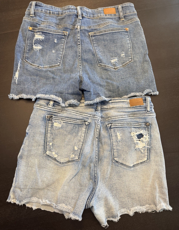 Judy Blue Los Angeles Women’s XL Light Wash Distressed Denim Cut Off Shorts (2)
