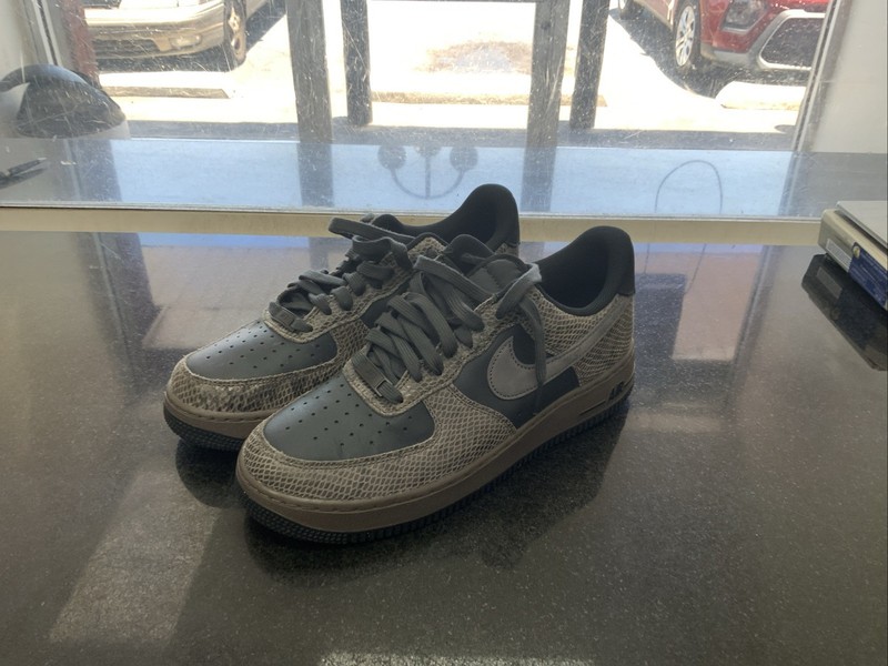 NIKE Air Force 1 ’07 LV8 HF2898-001 Off Noir Cave Stone Black Light Carbon 8.5