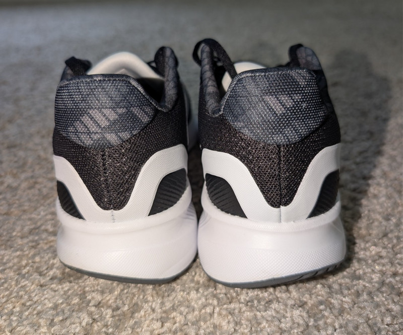 BRAND NEW Adidas Runfalcon 5 J Running Sneaker Black/White Size 4.5 Youth gallery
