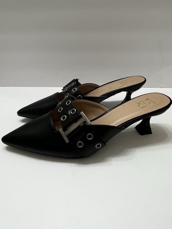 YOKI Kitten Heel Women’s 7.5 Pumps Black Pointed Toe Brass Grommet Buckle Accent