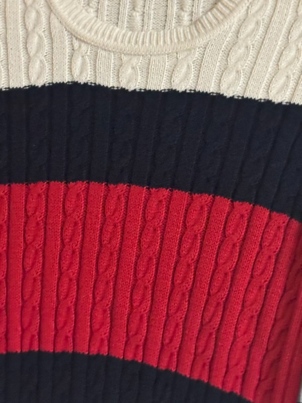 Tommy Hilfiger Women’s Medium Cable Knit Sweater Colorblock Red Navy Cream