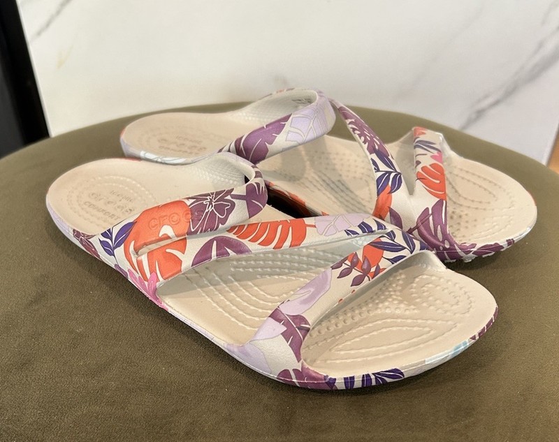 New! Crocs Kadee II Tropical Sandal Women’s Size 4 Strappy gallery