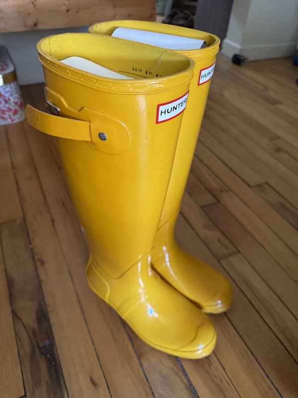 Hunter Original Tall Waterproof Womens Rain BOOTS Size 8 Color Yellow gallery