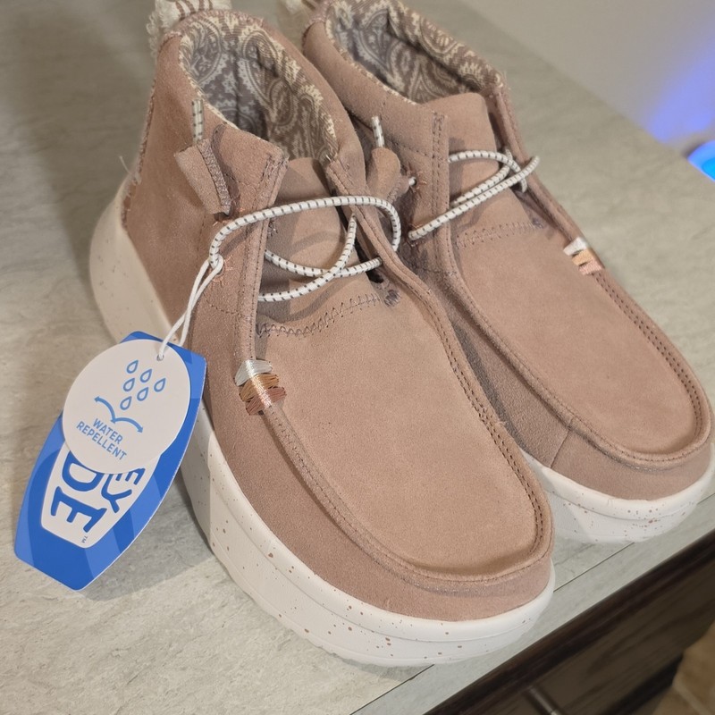 Hey Dude Wendy Peak Hi Suede Blush Women’s US 7 Lace-Up Water Resistant Sneaker