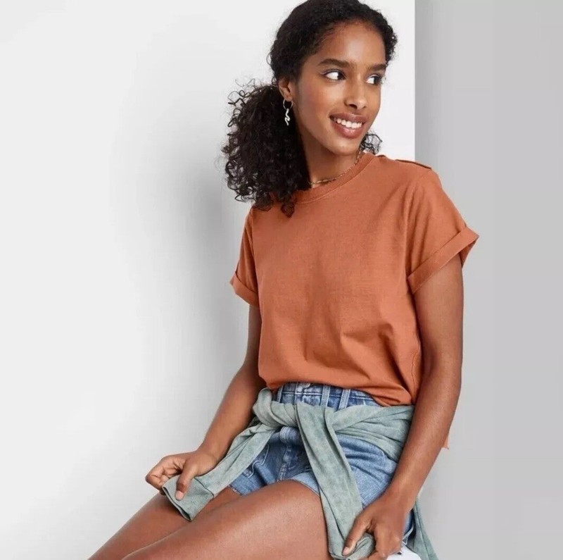 Wild Fable Womens Size L Rust Cuffed Short Sleeve Distressed Hem Crop T-Shirt