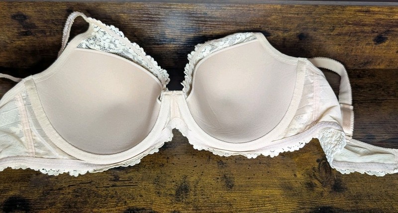 Wacoal Women's Beige Embrace Lace Plunge Sheer Lace Bra 38D 853291 gallery
