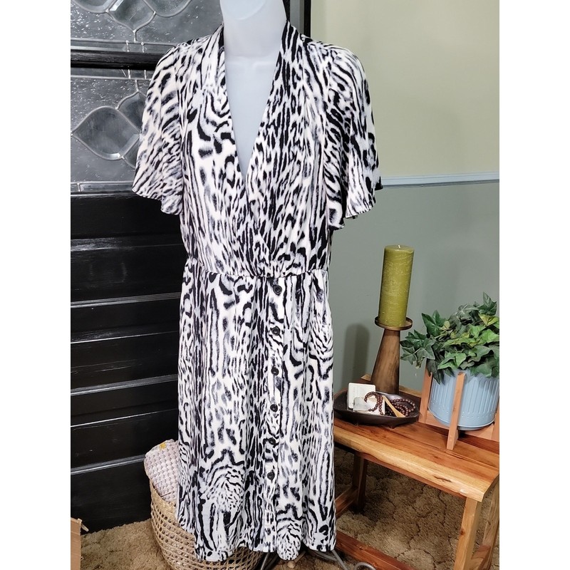 Rachel Roy Animal Print Dress Size Small Black White Button Front Flutter Sleeve