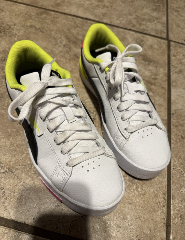 PUMA SoftFoam Low Top Lace-Up Athletic Sneakers White/Black/Pink/Yellow