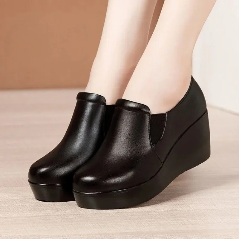 Women's Wedge Heel Soft Leather Shoes Round Toe Anti Slip Casual Comfort Flats gallery