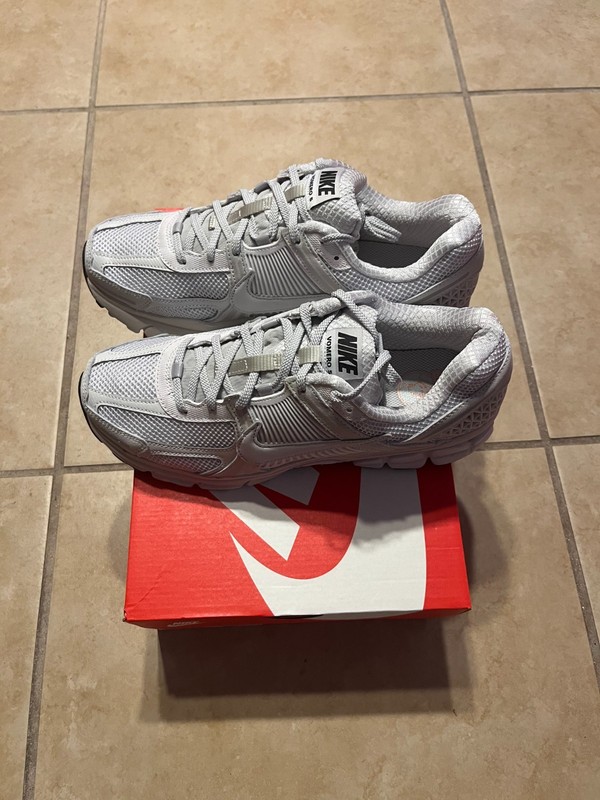 Nike Womens Air Zoom Vomero 5 White Vast Grey FQ7079-100 Women Size 11 New