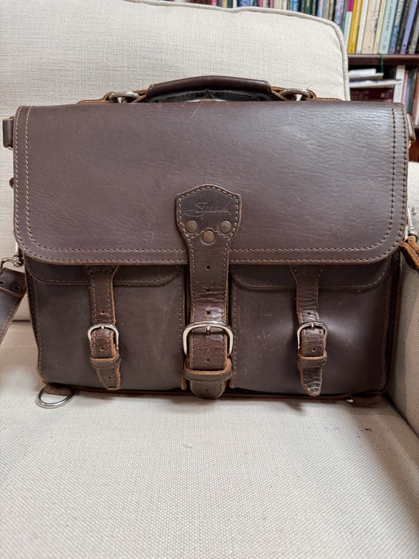 Saddleback Leather Co. Large Front Pocket Leather Briefcase in Dark Coffee Brown