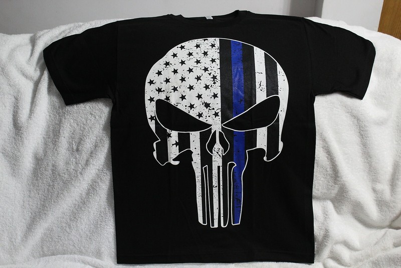 PUNISHER SKULL THIN BLUE LINE POLICE AMERICAN FLAG USA T-SHIRT