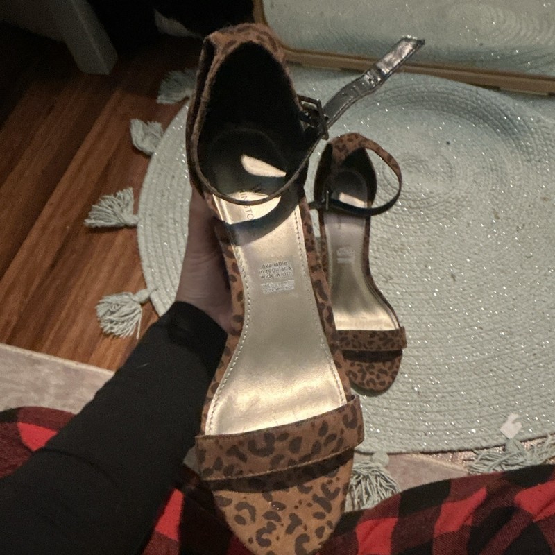 Worthington Women’s 9 B Leopard Animal Print Strappy Ankle Strap Buckle Heel